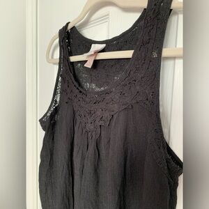 Knox Rose flowing black lace tank top, size large.